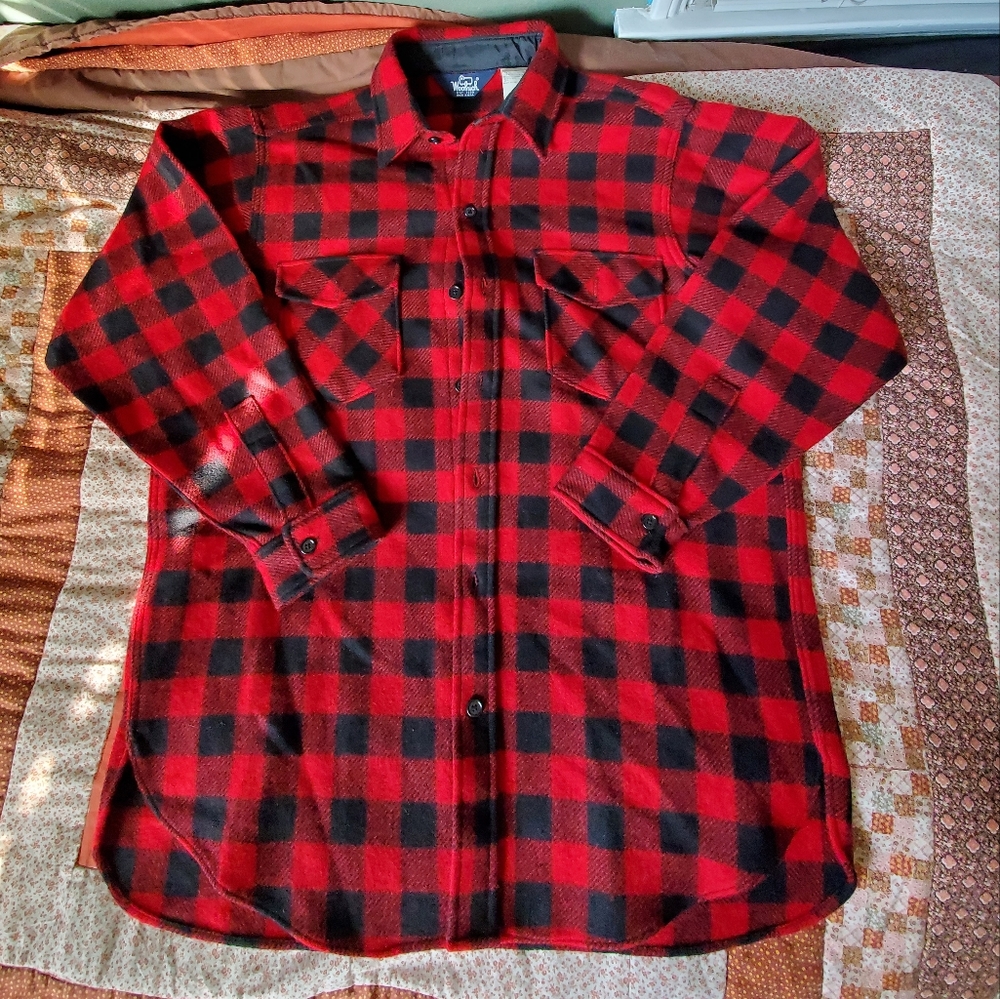 Vintage 1960's Woolwich Shacket. XL. Plaid  Red/Black. Excellent Vintage Shape.